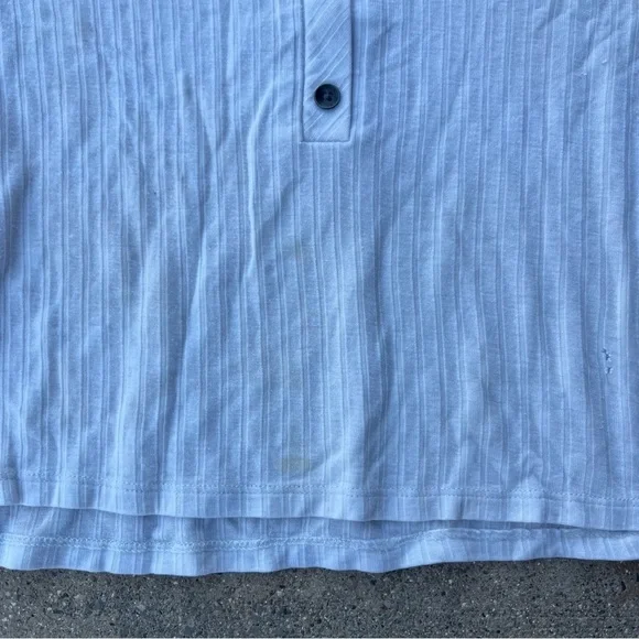 American Eagle Cropped Tee - Picture 4 of 4